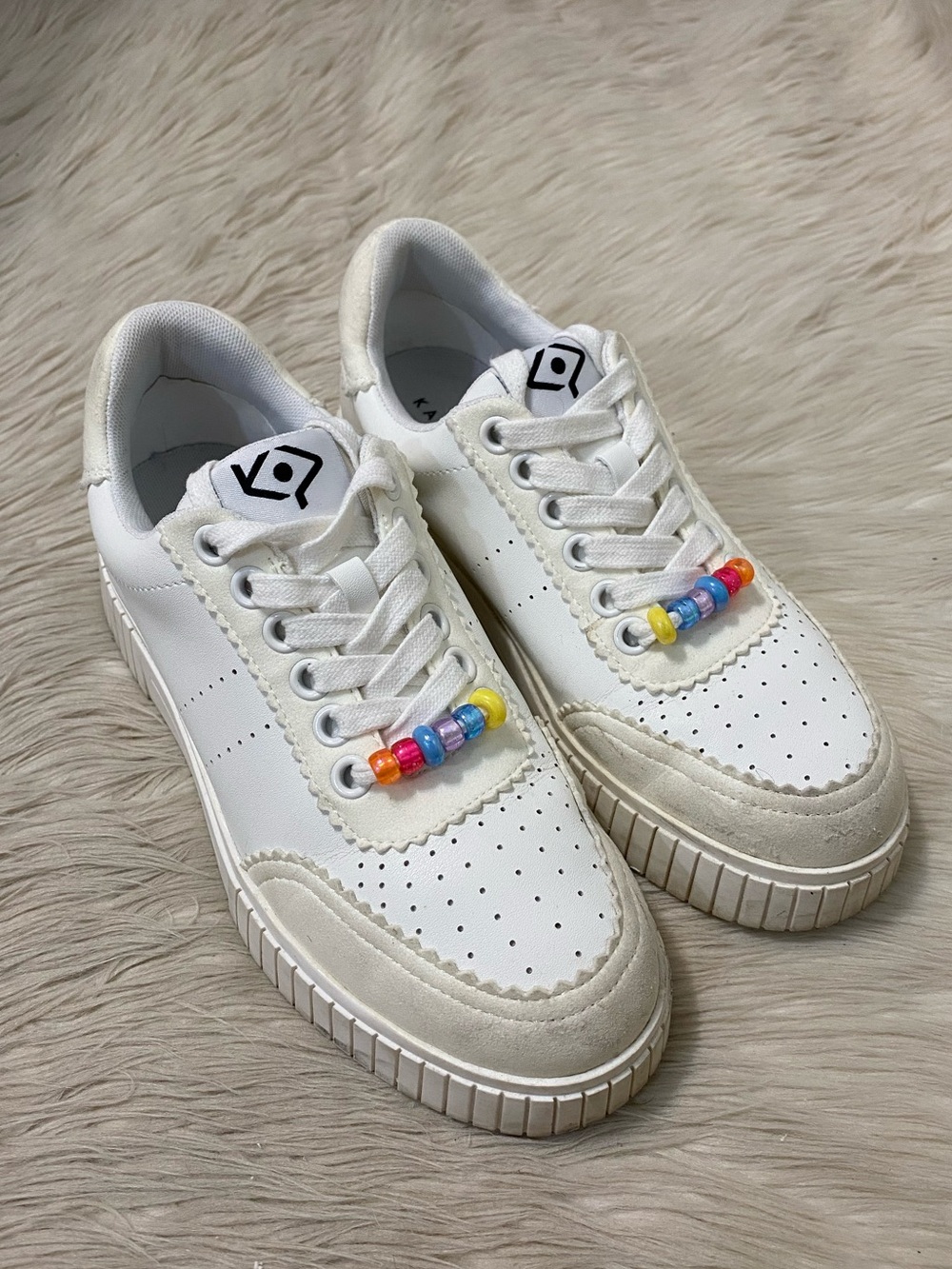 Katy Perry Skater Bead Sneakers Optic White Rainbow Beaded Laces Platform 7 - Picture 3 of 10
